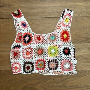 Cute floral knit top never worn